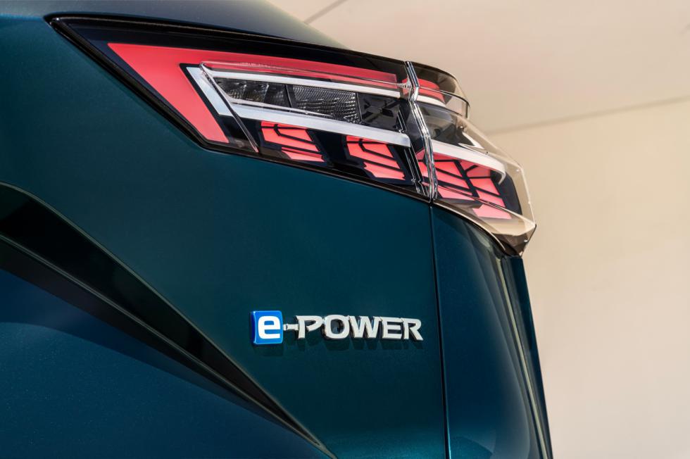 Το Qashqai e-Power εξακολουθεί να απευθύνεται σε όσους θέλουν ηλεκτρική αίσθηση χωρίς άγχος φόρτισης.

